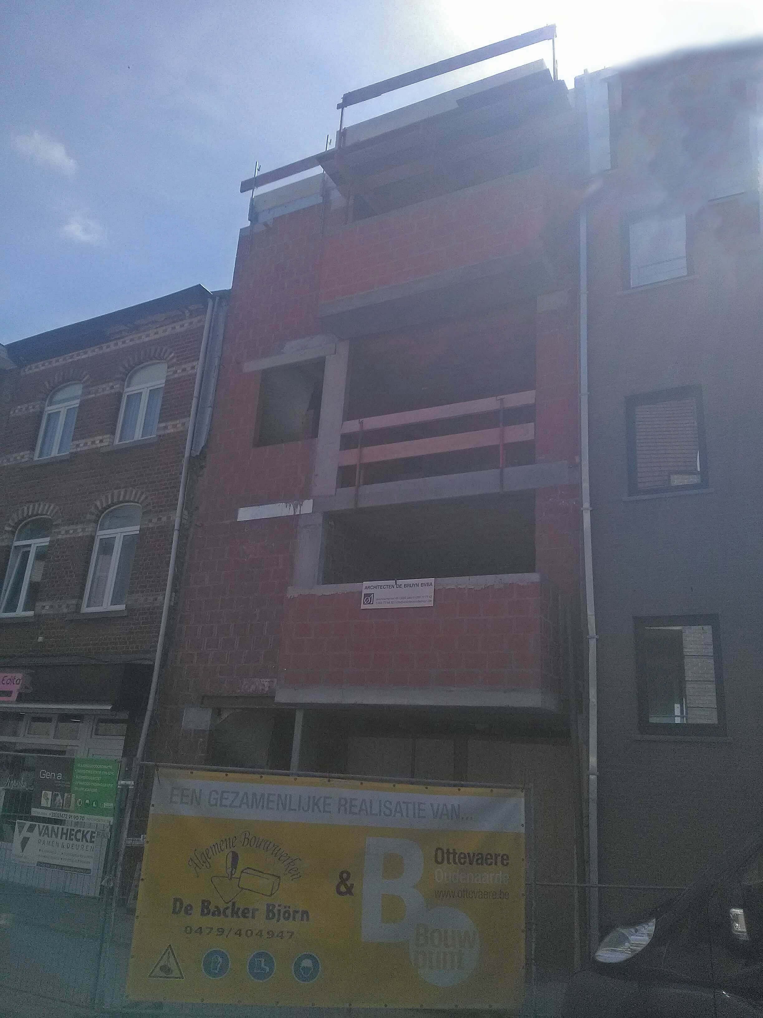 tijdens werken nieuwbouwwoning in centrum(3)