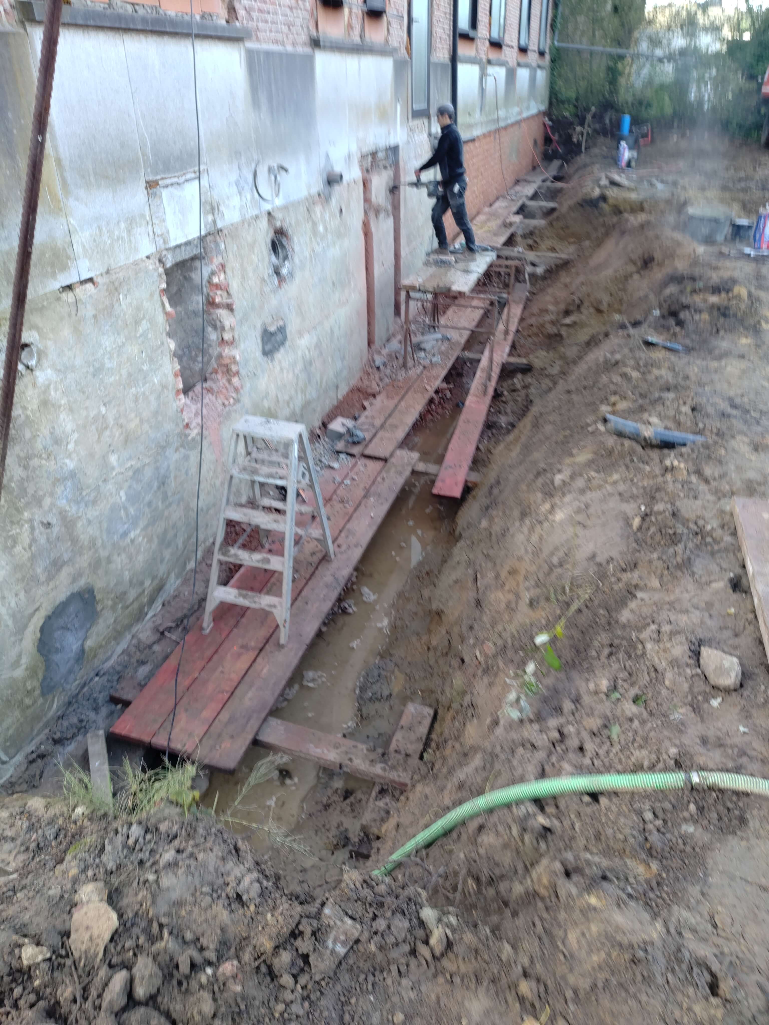 ruwbouwfase renovatie loods buitenkant