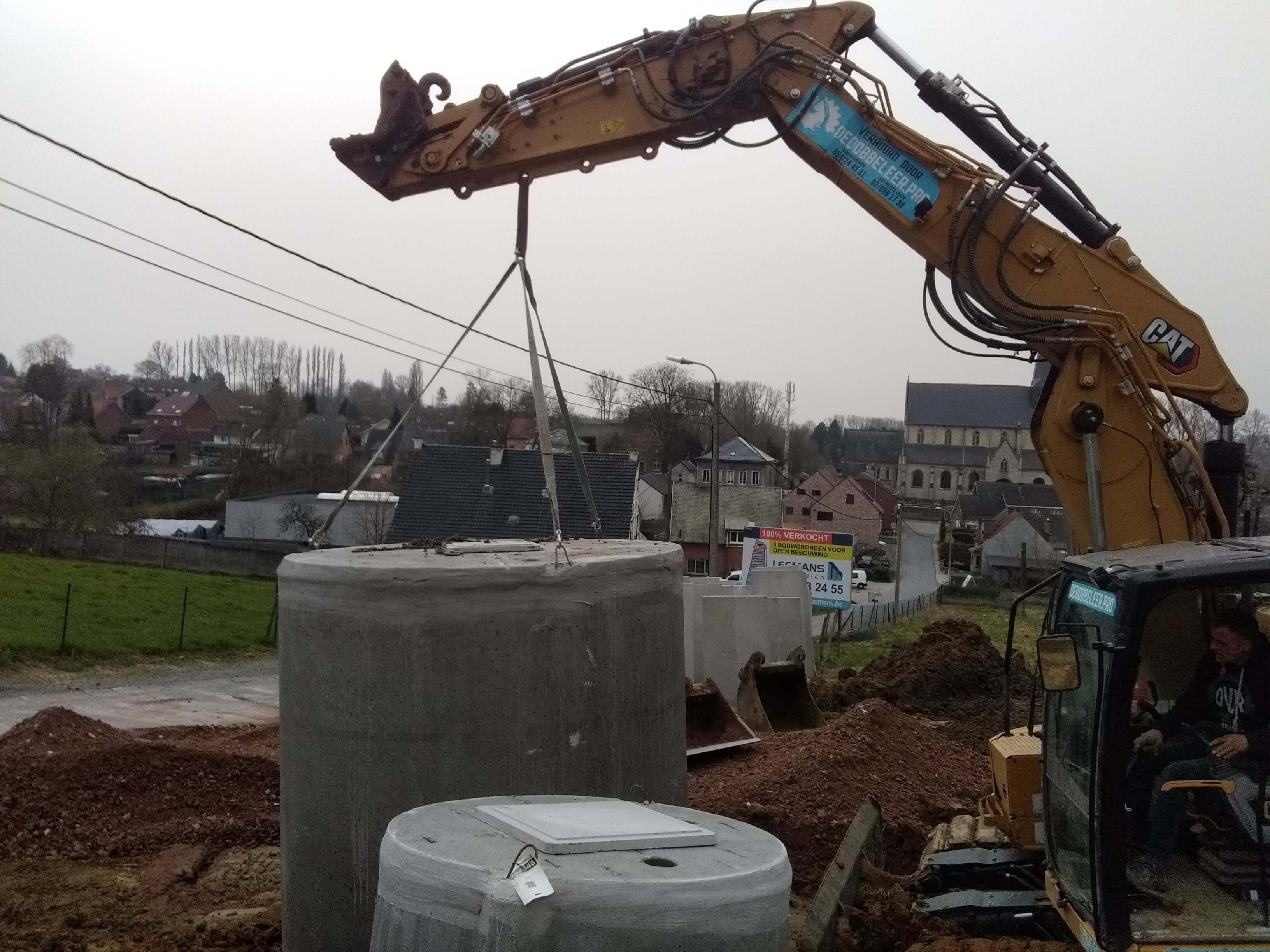 Start van de werken septische en waterputten plaatsen nieuwbouw