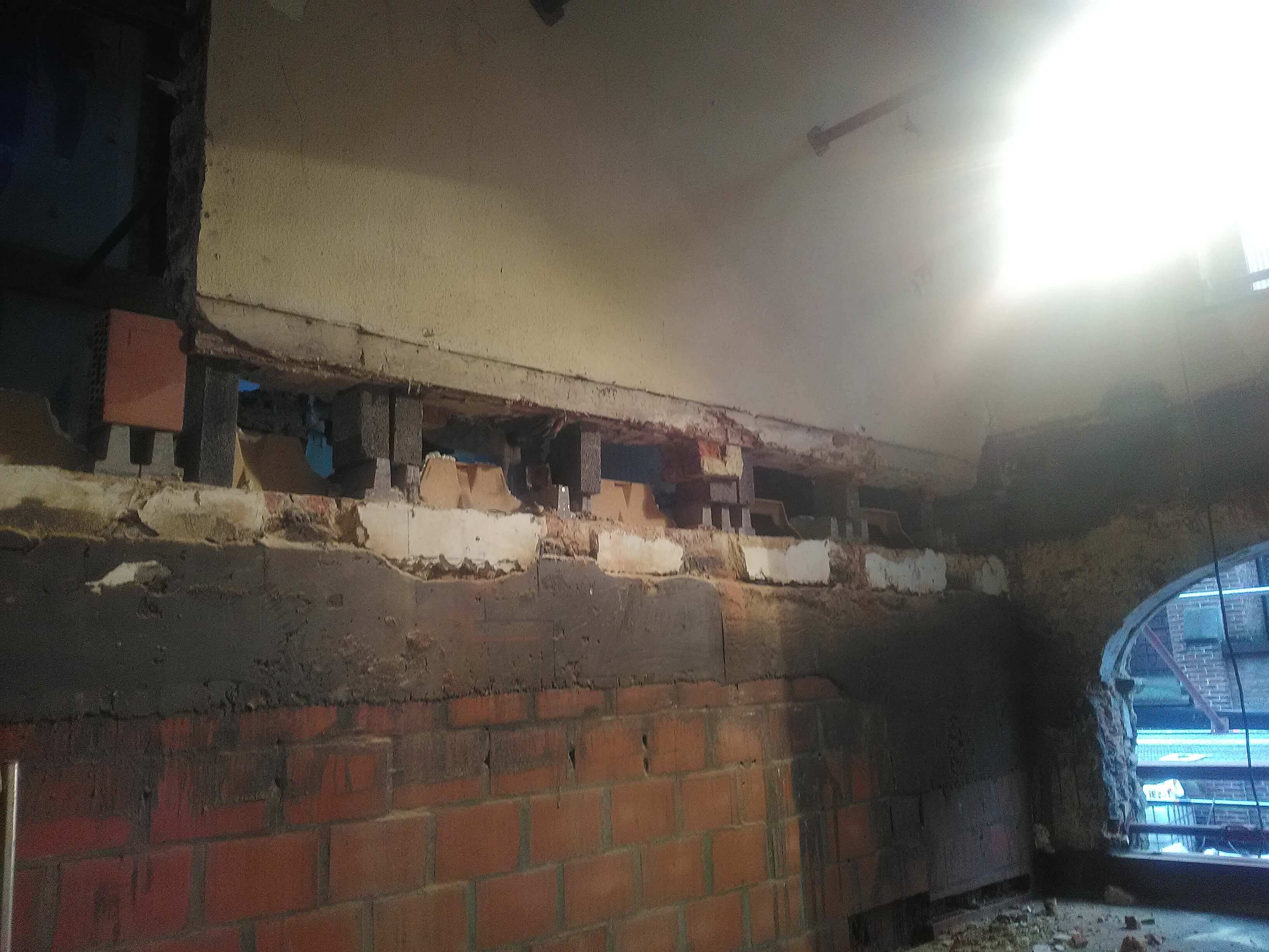voorbeeld van muren gestut renovatieproject