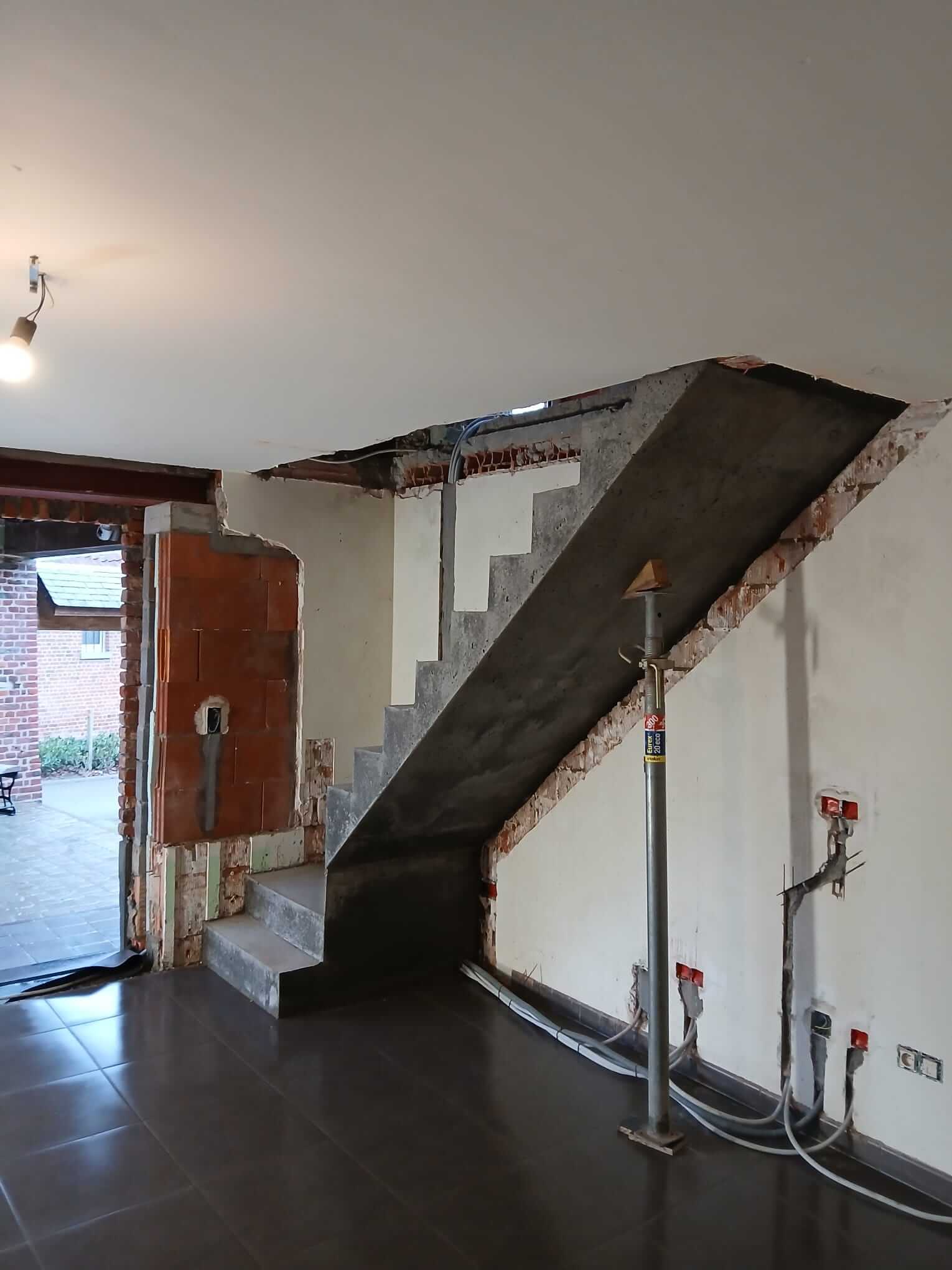 gepolierde betonnen trap zichtbeton ruwe textuur